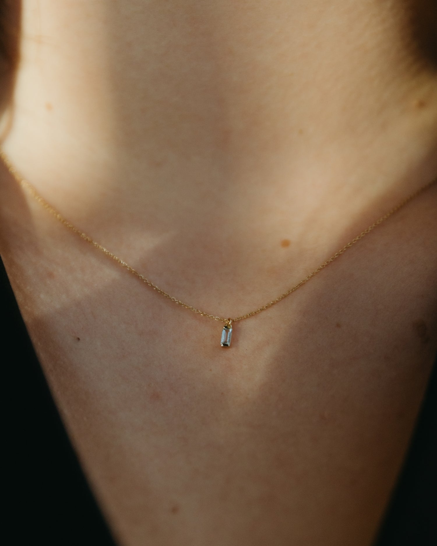 Baguette 14k gold necklace with aquamarine gemstone