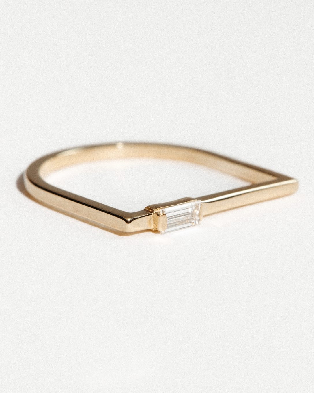 Inel Baguette din aur galben cu diamant natural