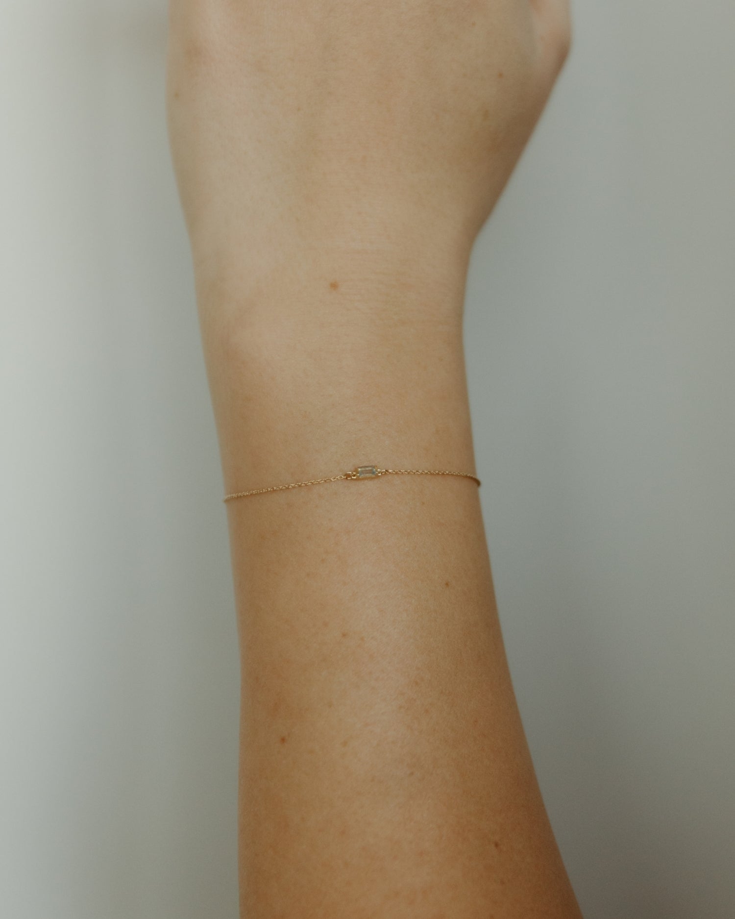 Baguette 14k gold bracelet with natural diamond