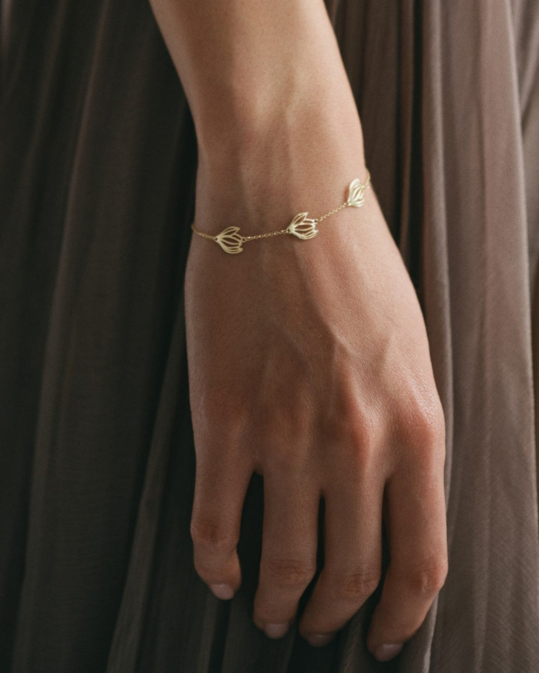 Brățară cu Magnolie din aur galben