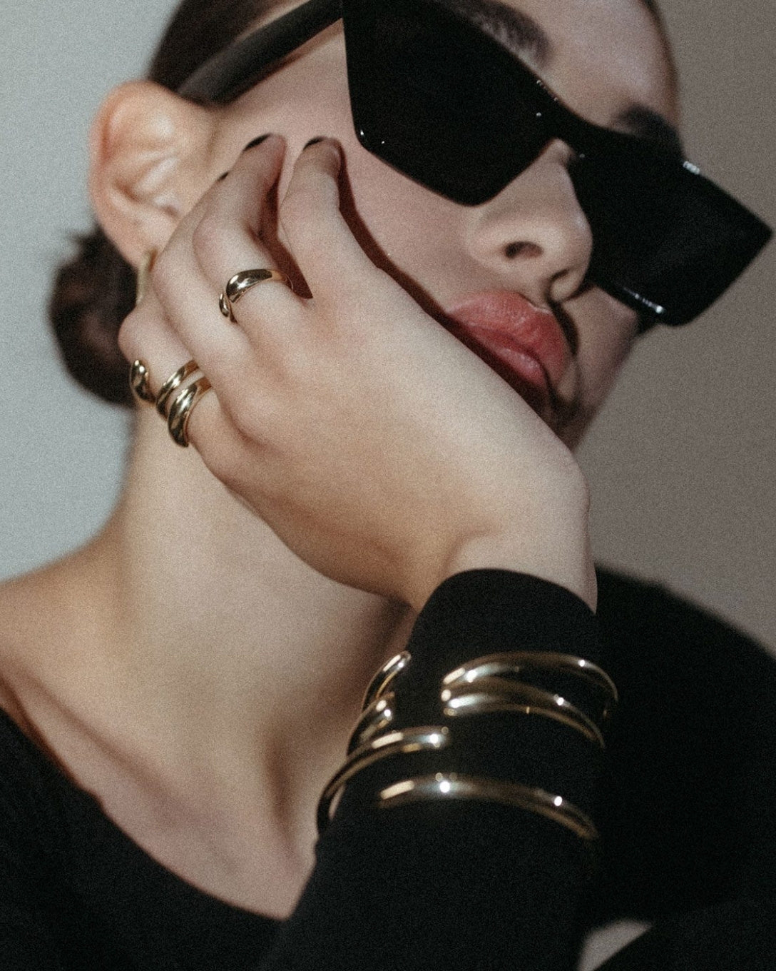 Yellow gold Melted hug bracelet