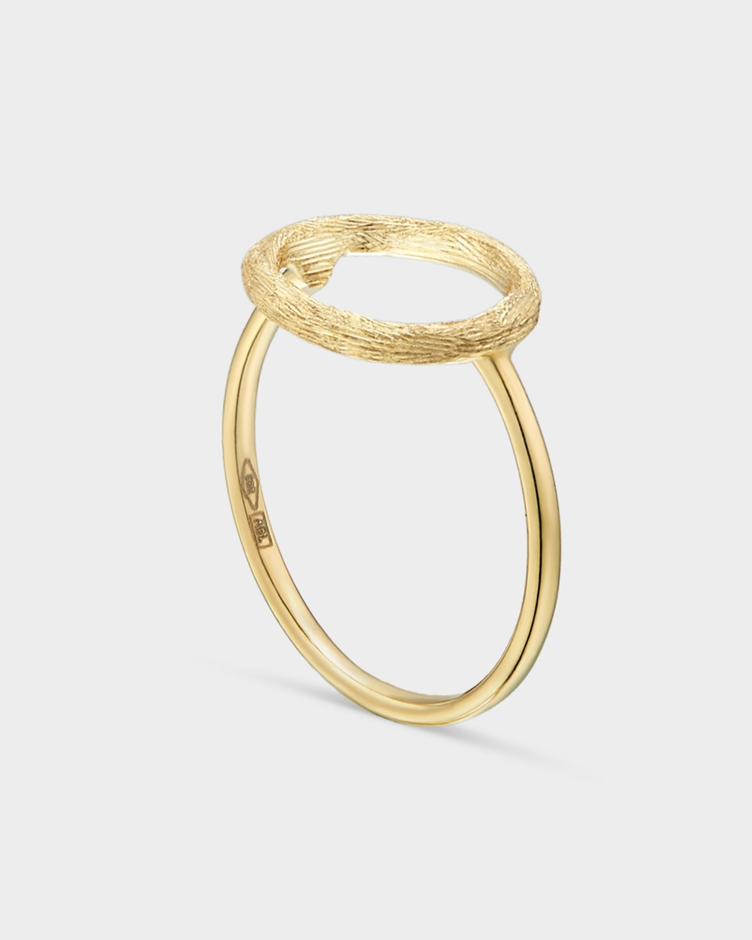 Brushed yellow gold ring