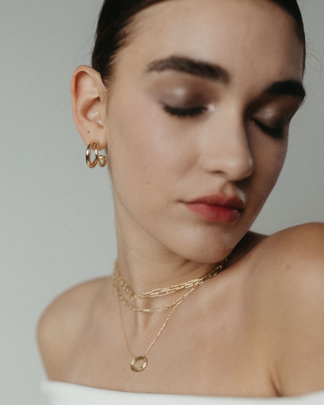 Cercei Essentials din aur galben