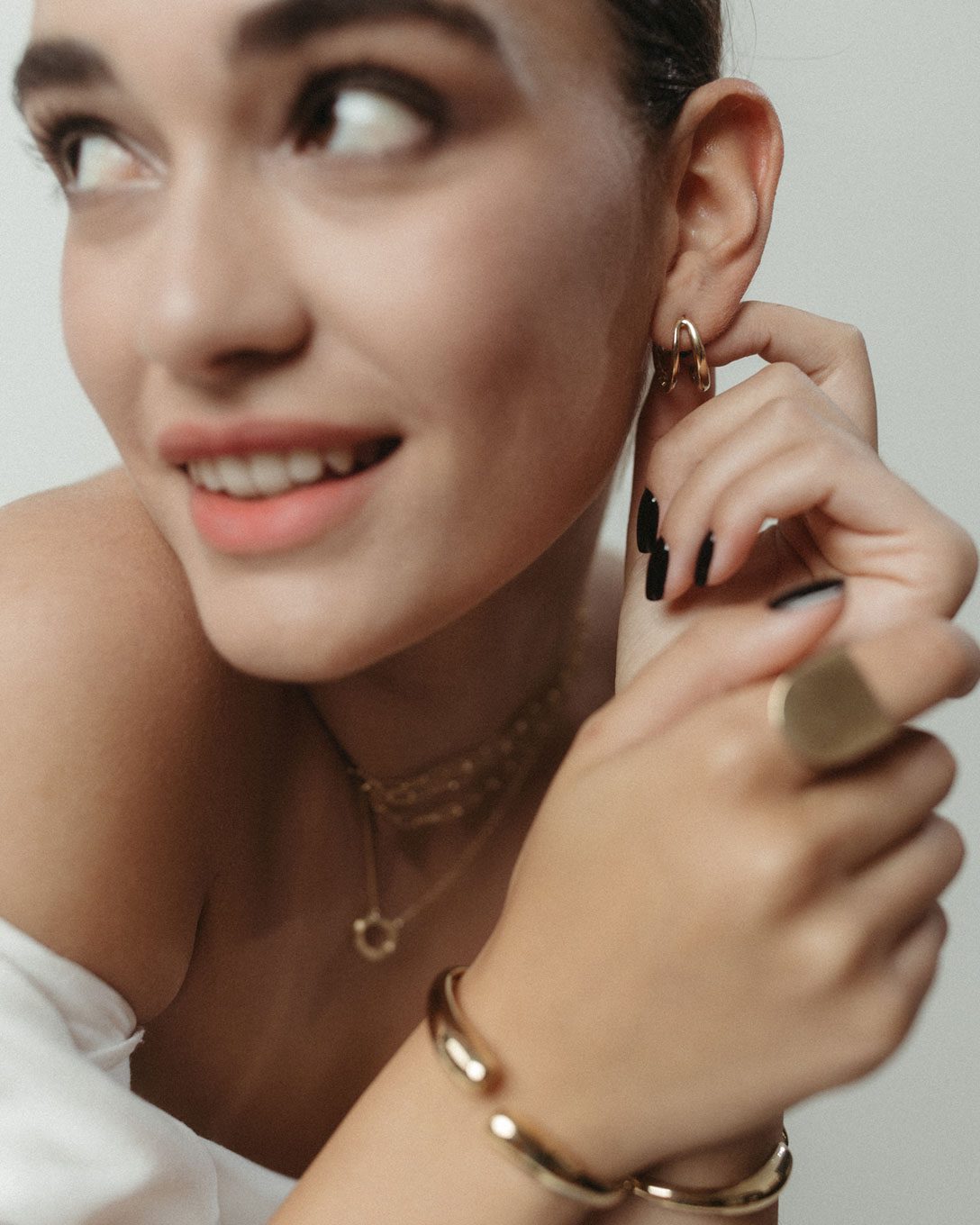 Cercei Essentials din aur galben