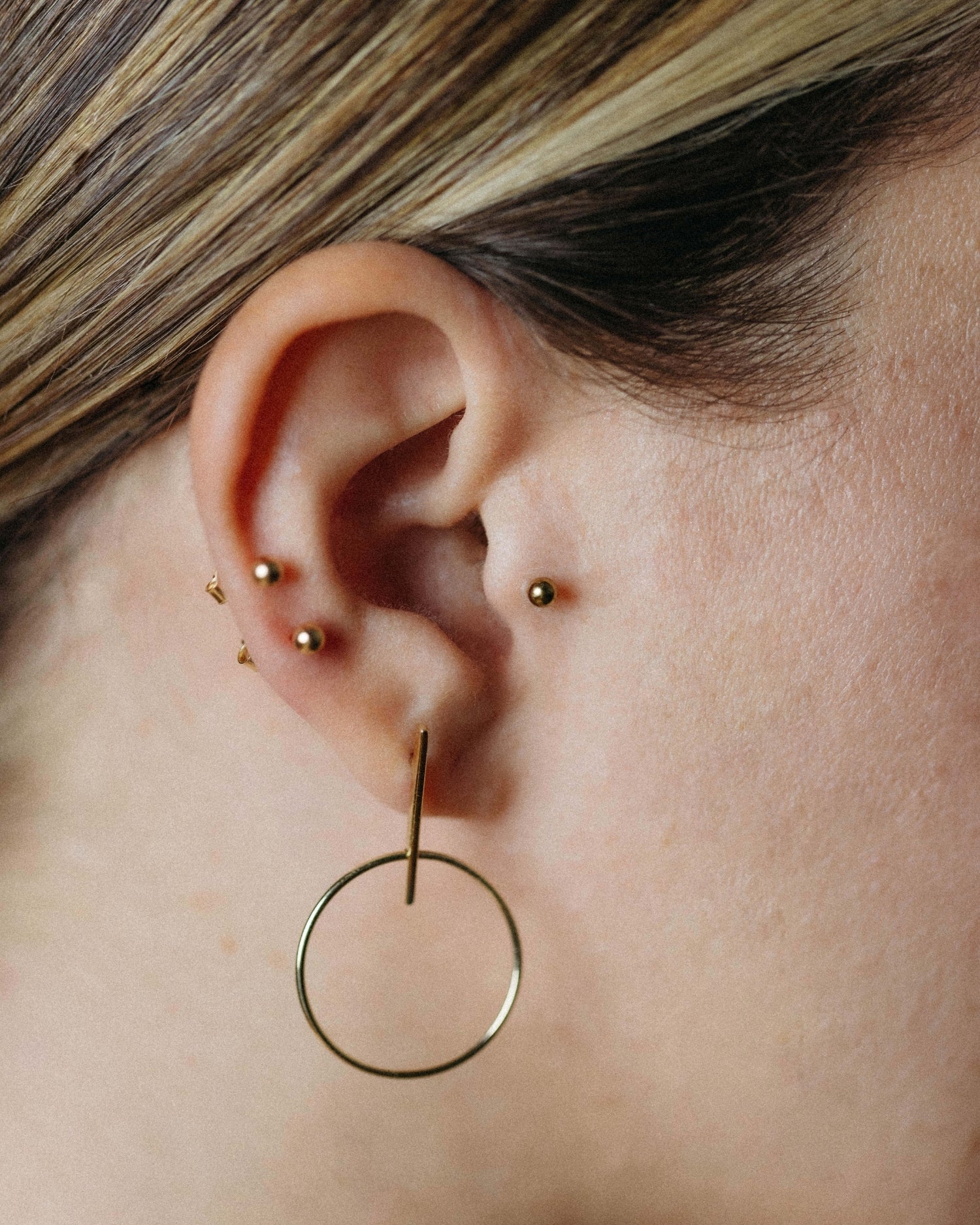 Cercei circle and line xl din aur galben