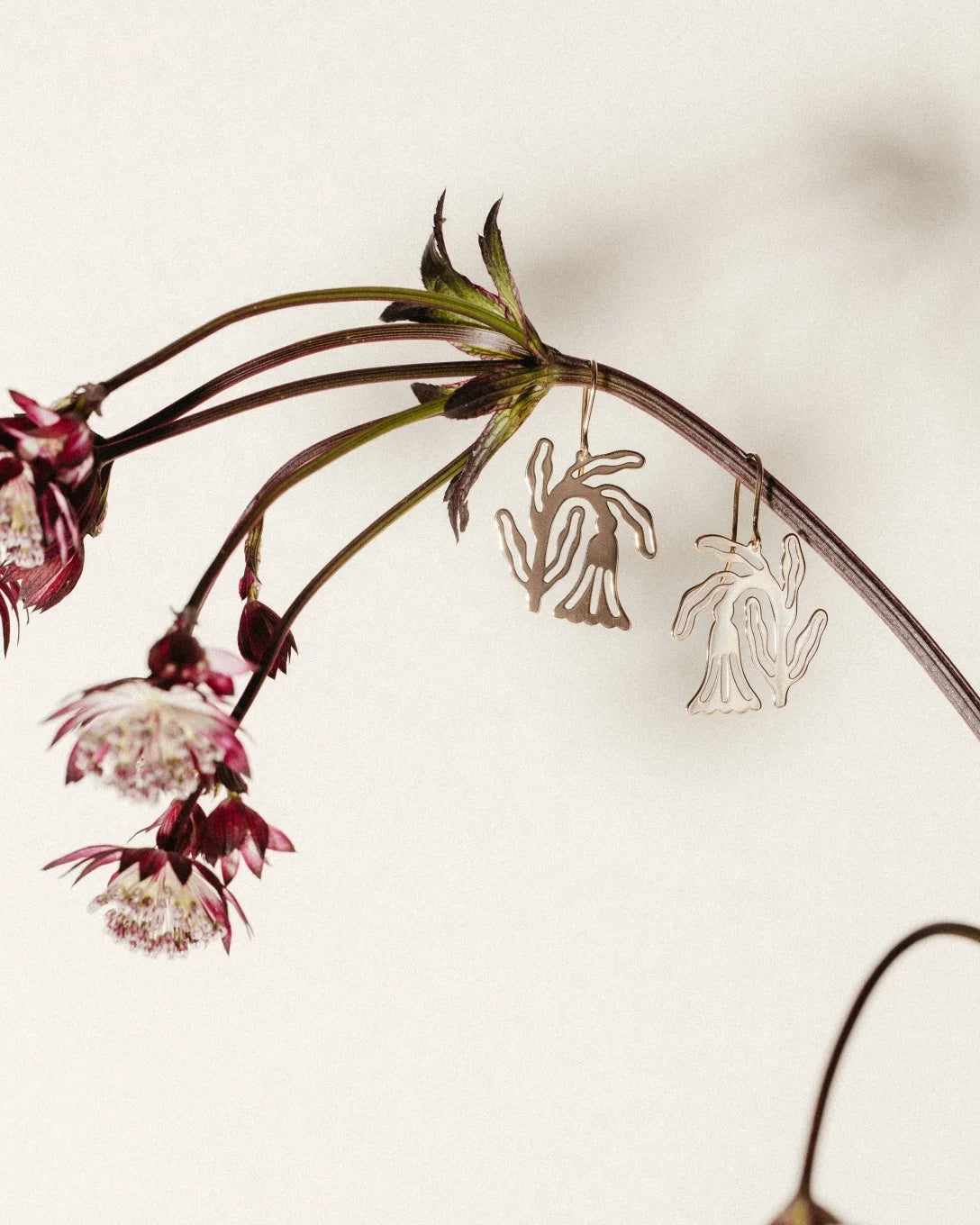 Yellow gold bellflower earrings