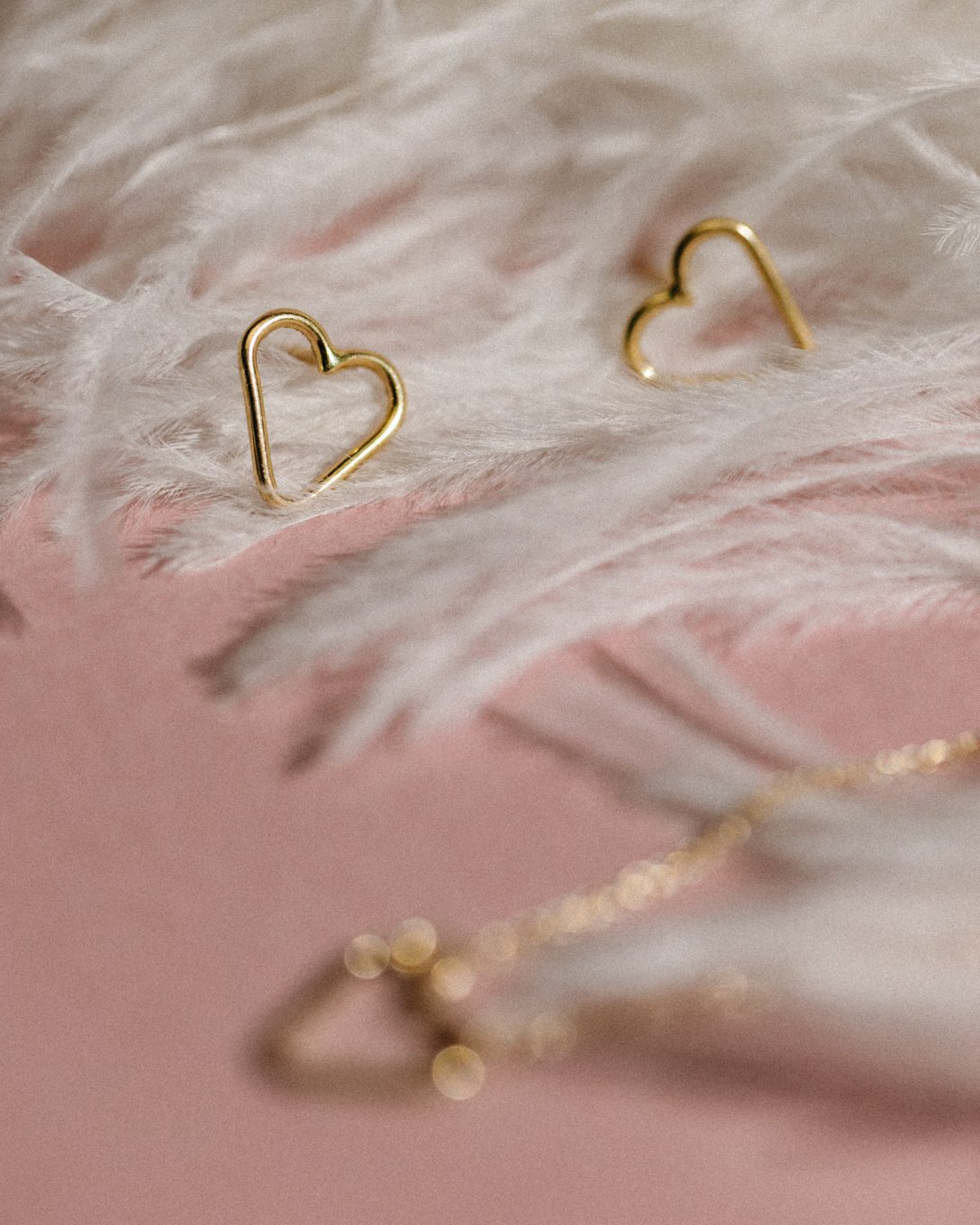 Cercei inimioare din aur galben