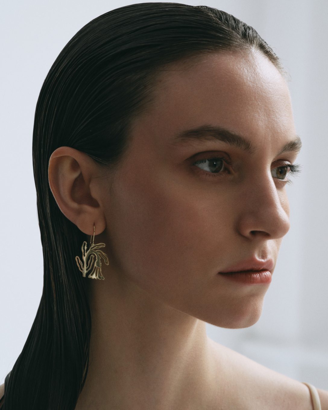 Yellow gold bellflower earrings