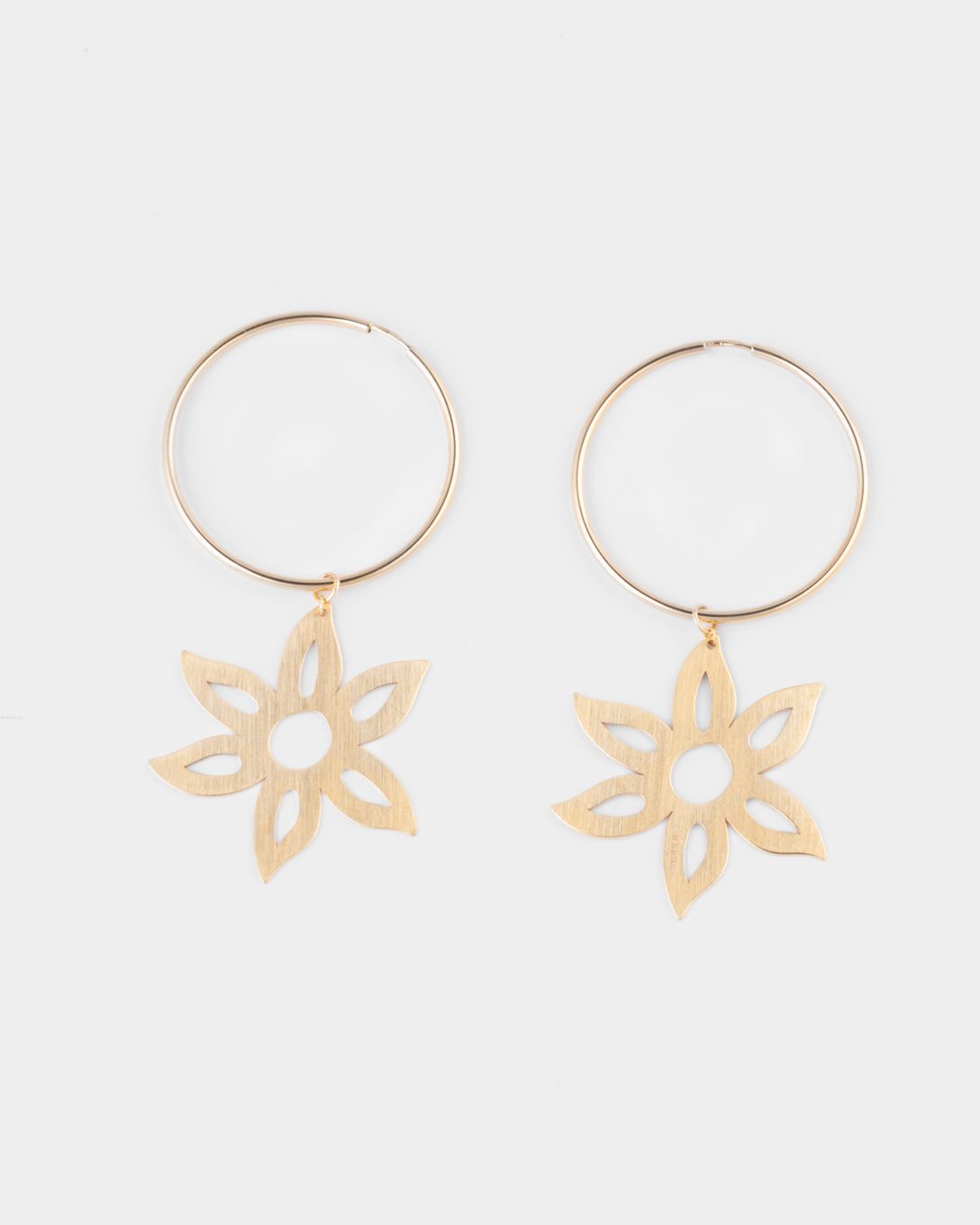 Large yellow gold flower hoop earrings