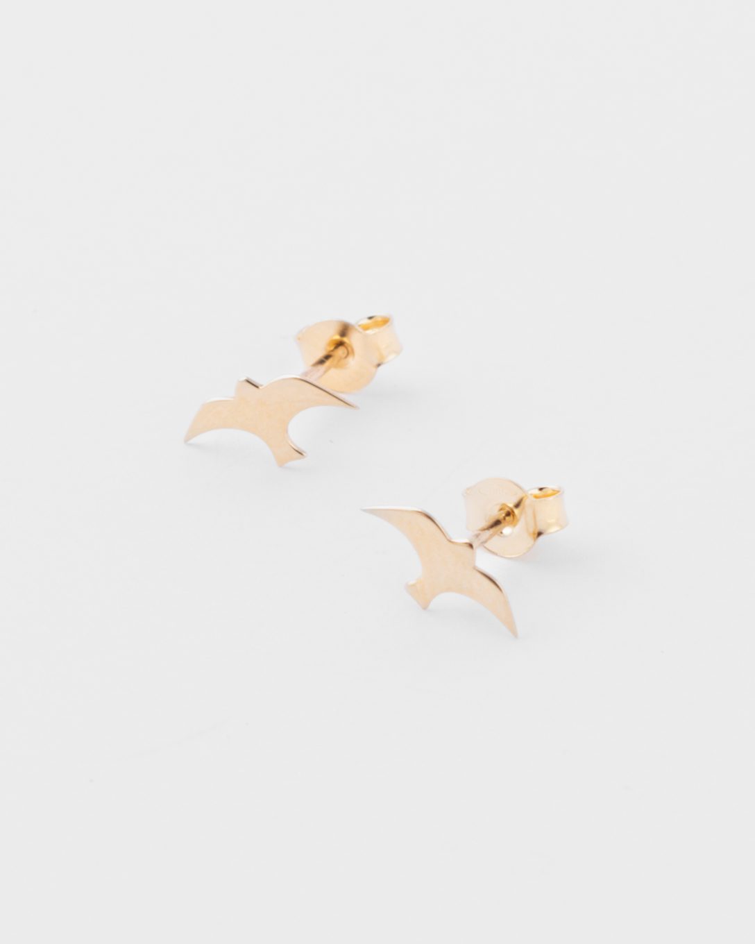 Yellow gold bird stud earrings