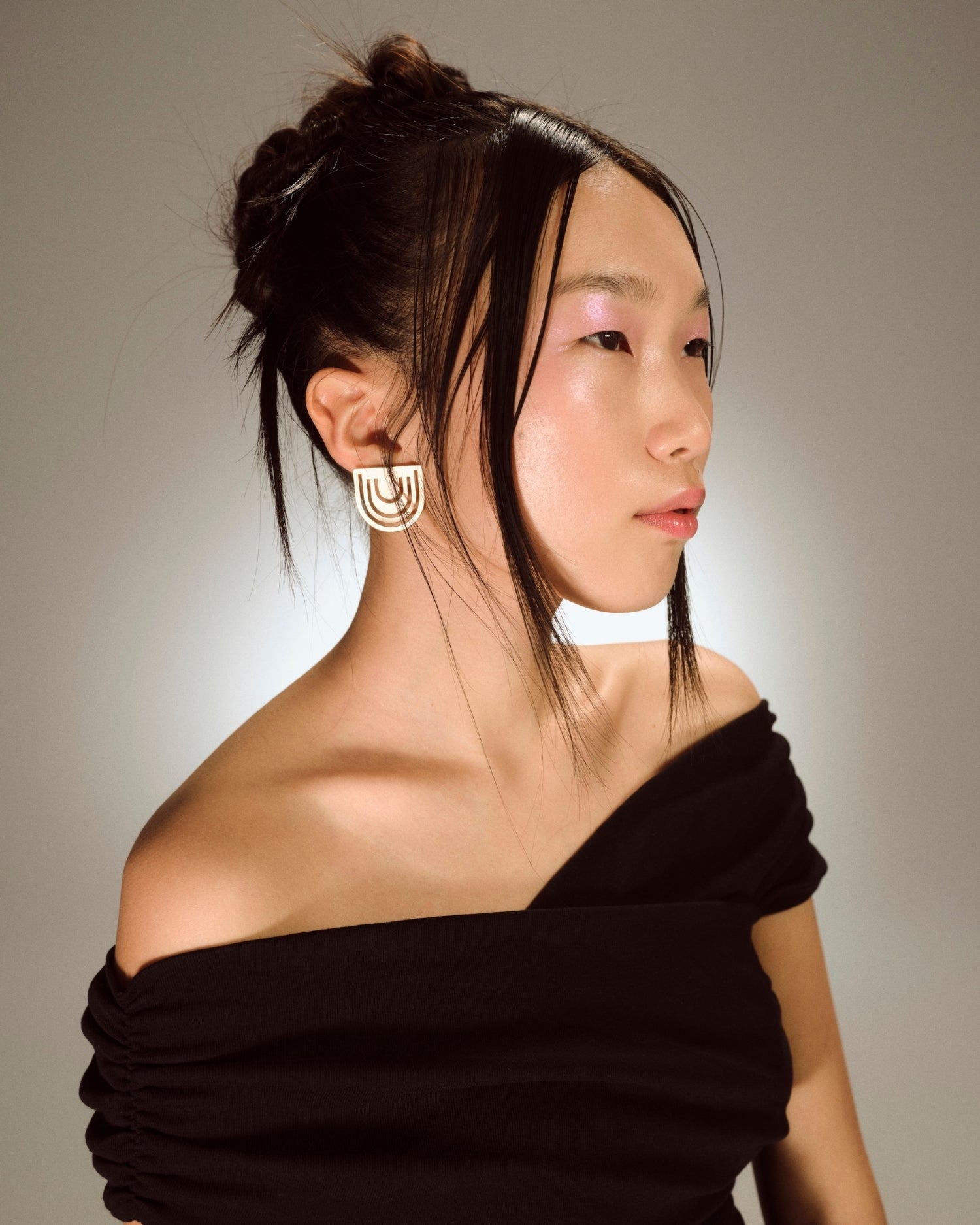 Yellow gold Time cutout earrings