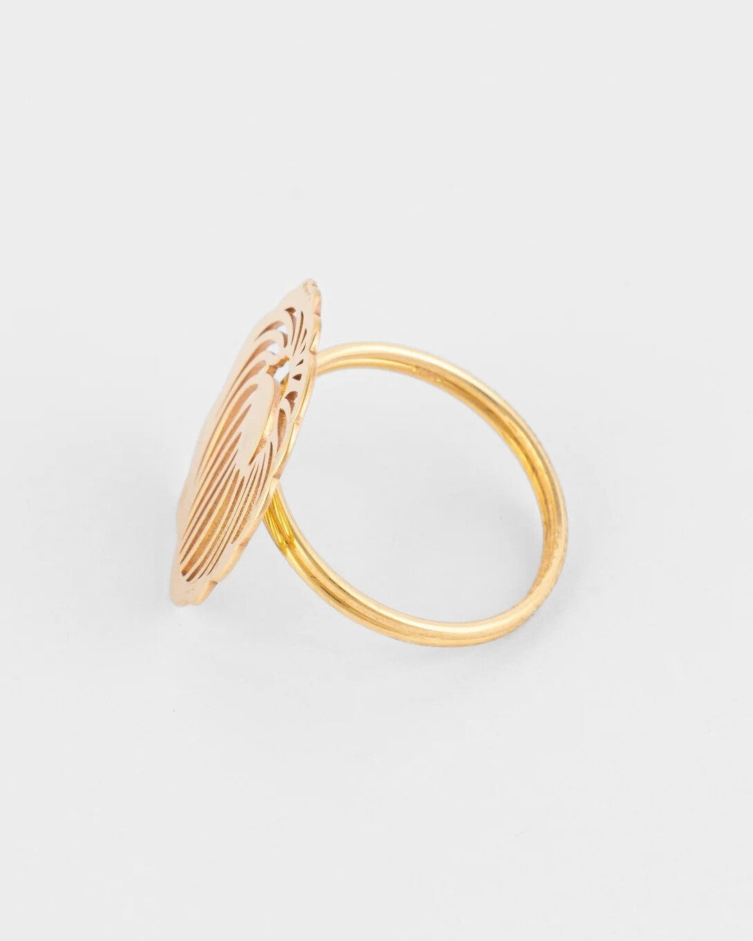 Inel cu bujor din aur galben