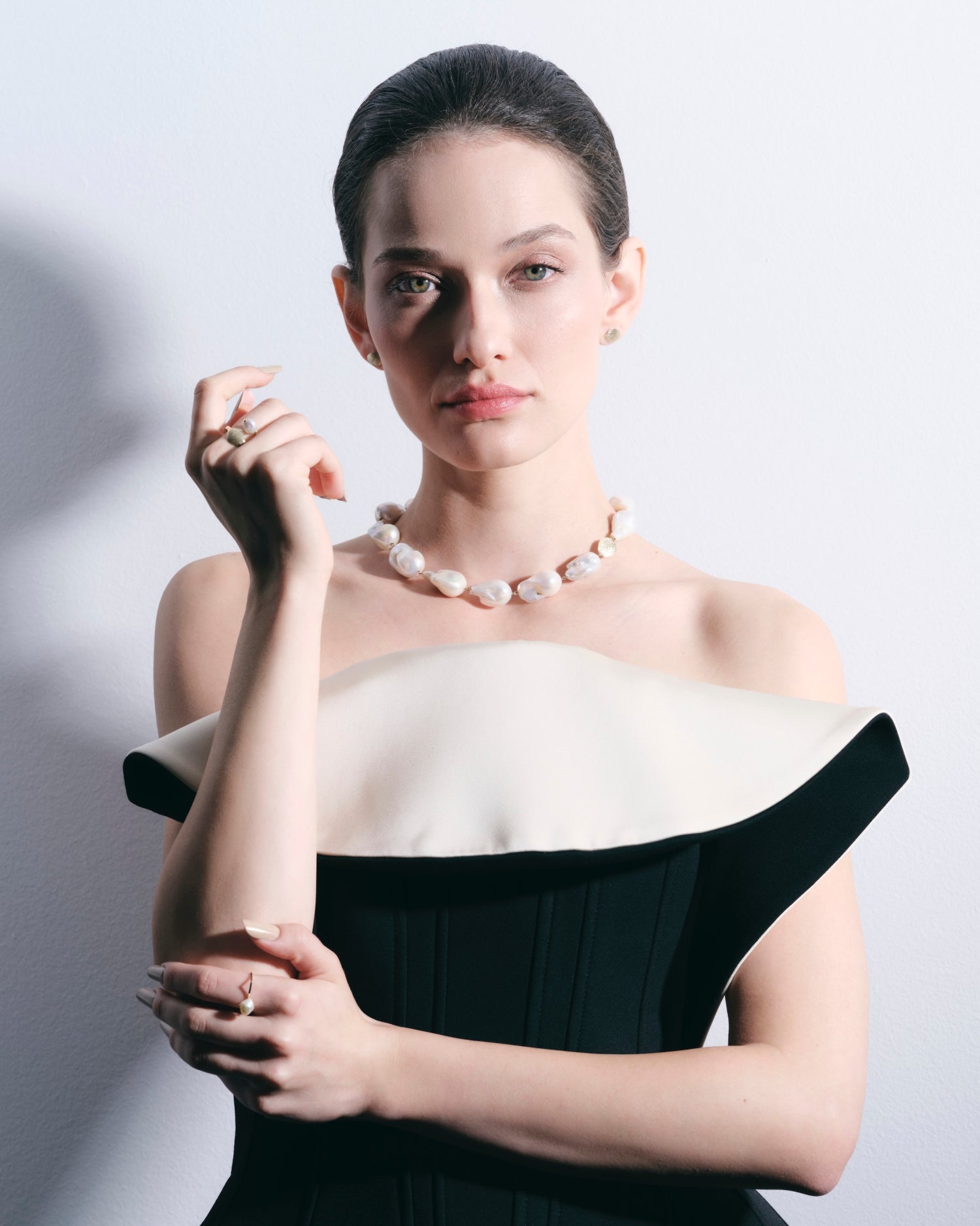 Inel din aur galben cu perlă barocă naturală