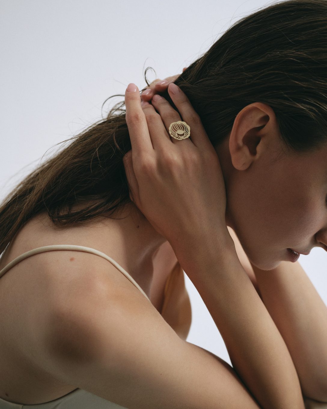 Inel cu bujor din aur galben