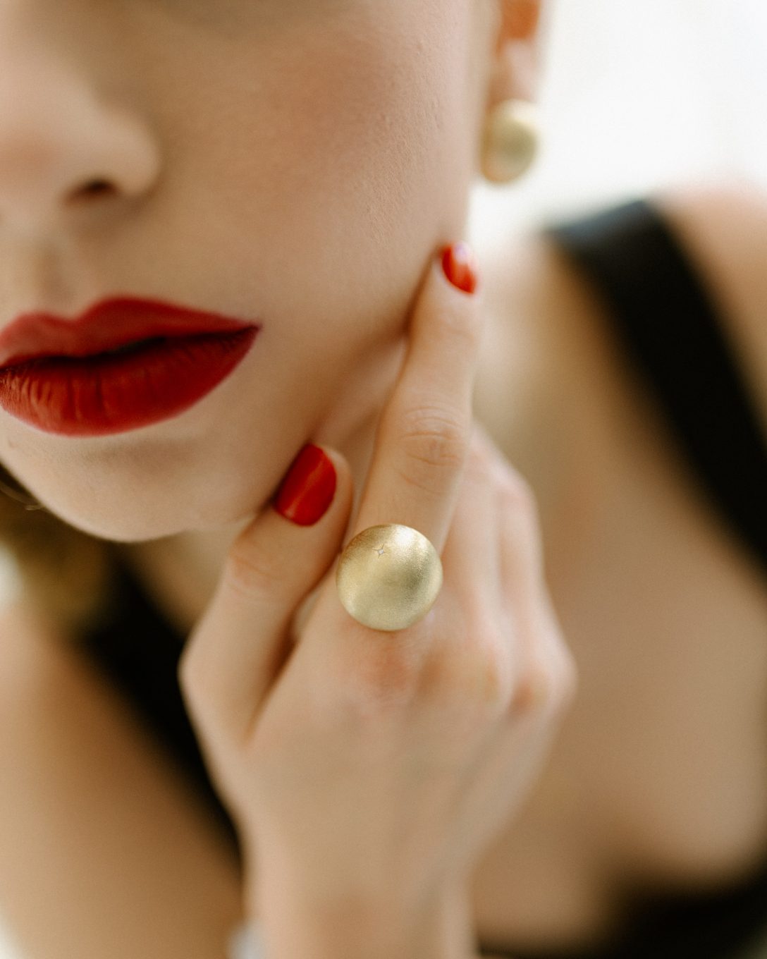 Inel mare Globe din aur galben cu diamant natural