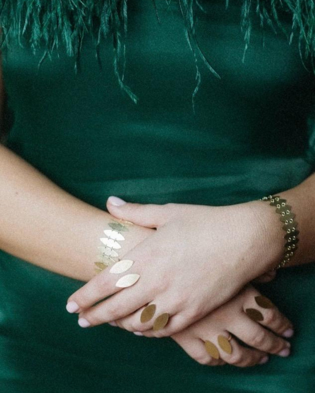 Yellow gold Oleandro ring