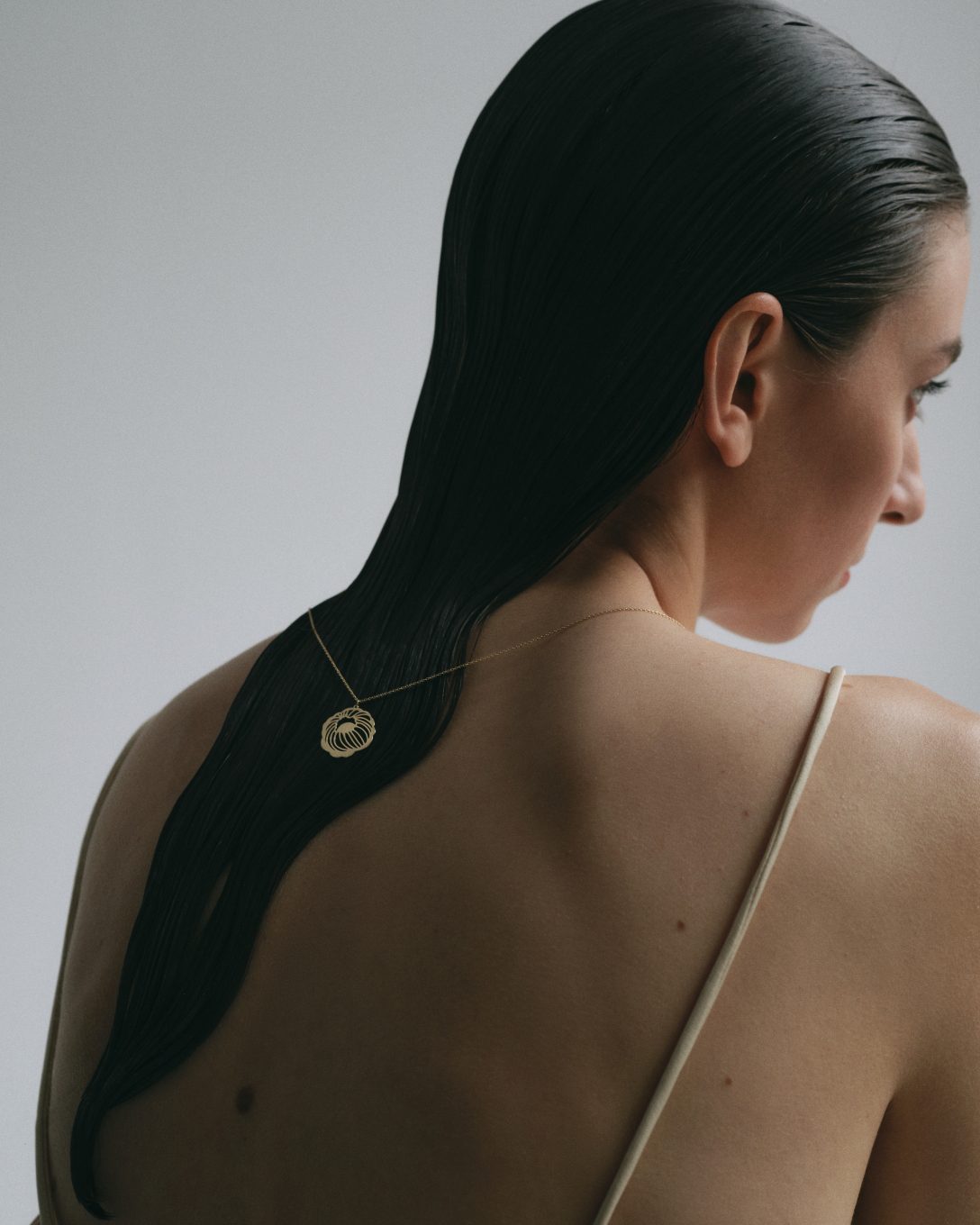 Lanț cu bujor din aur galben