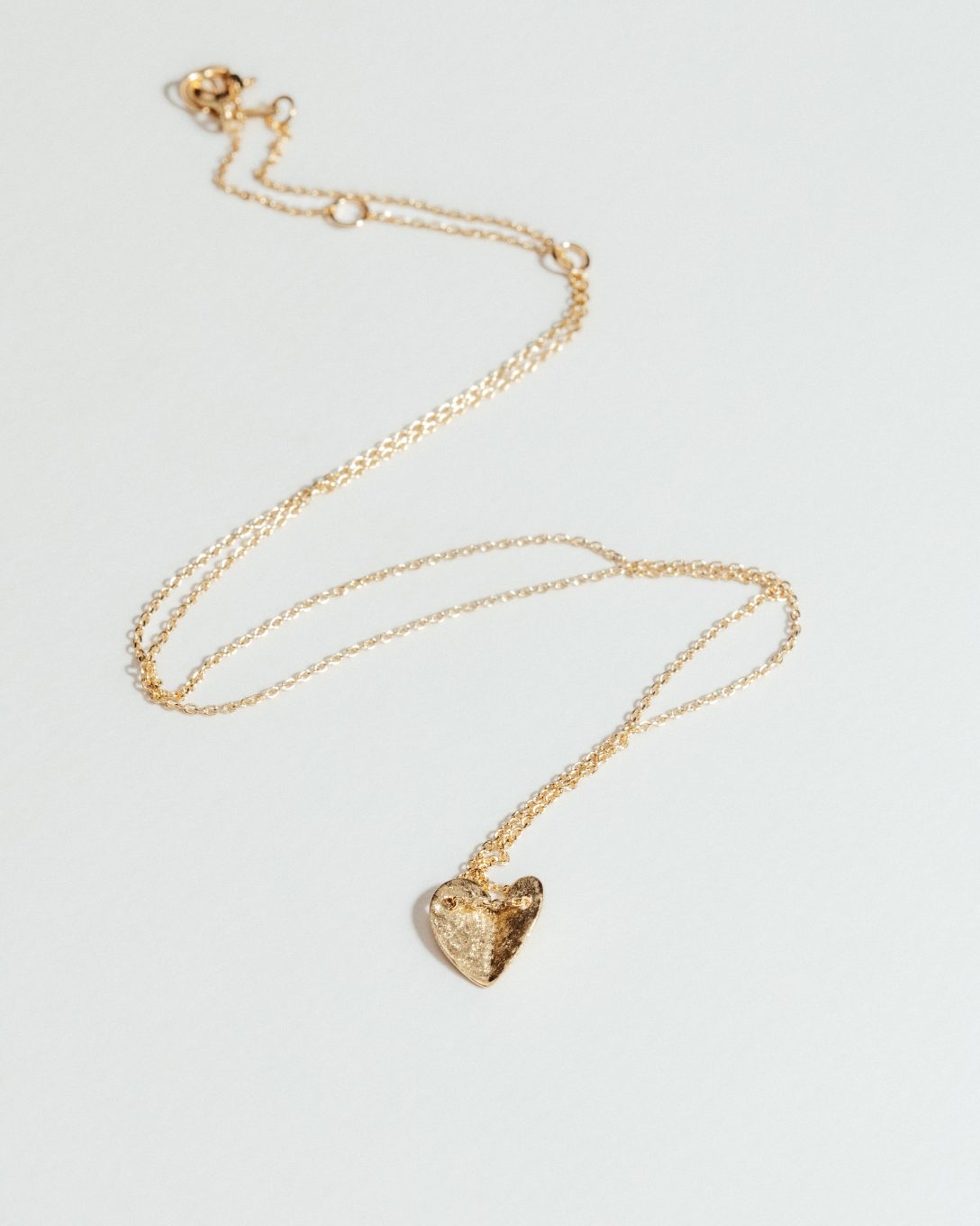Lanț inimă mică plină din aur galben