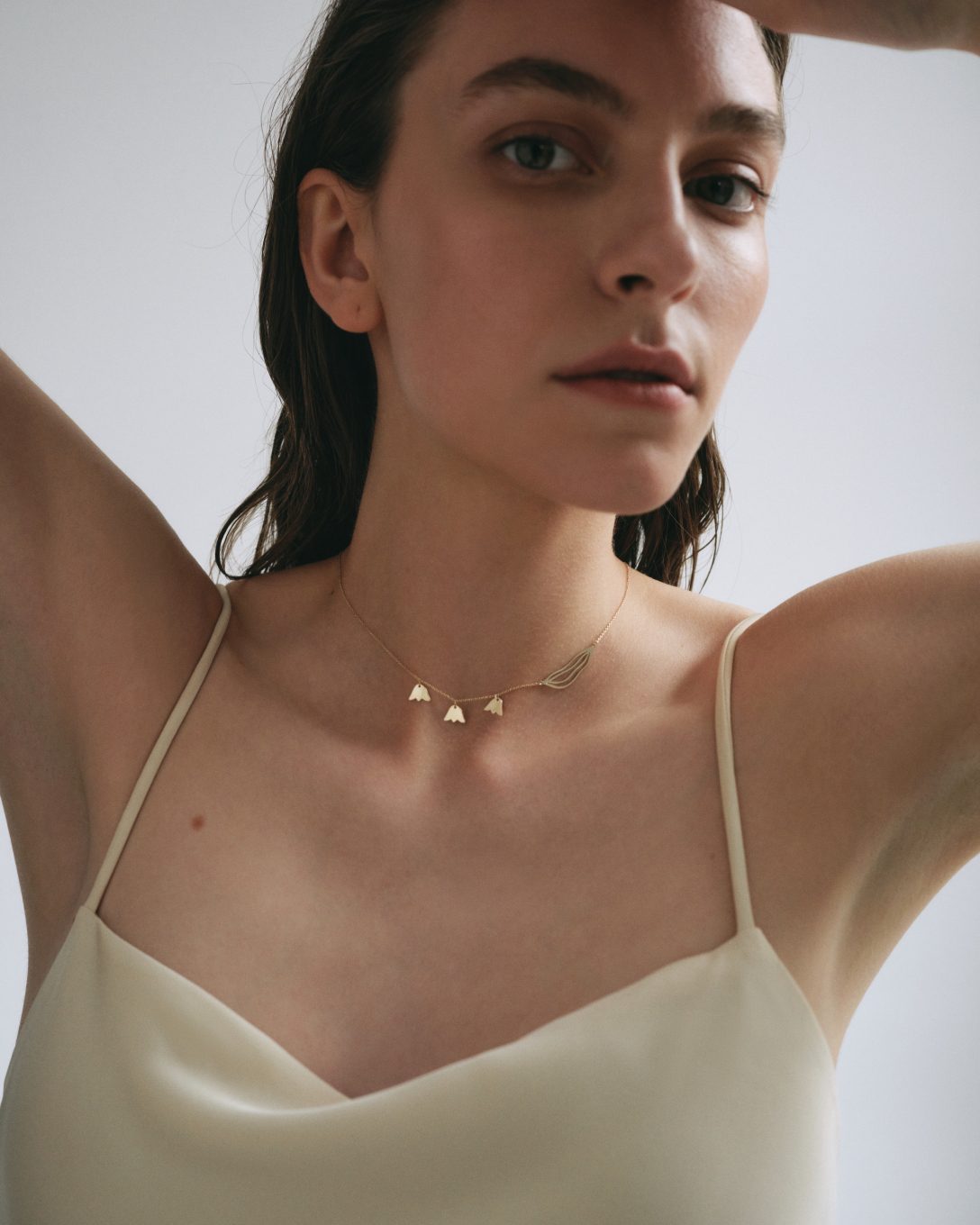 Lanț cu lăcrămioare din aur galben