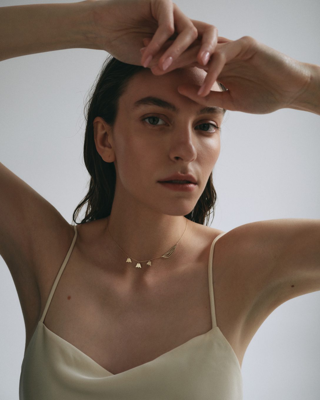 Lanț cu lăcrămioare din aur galben