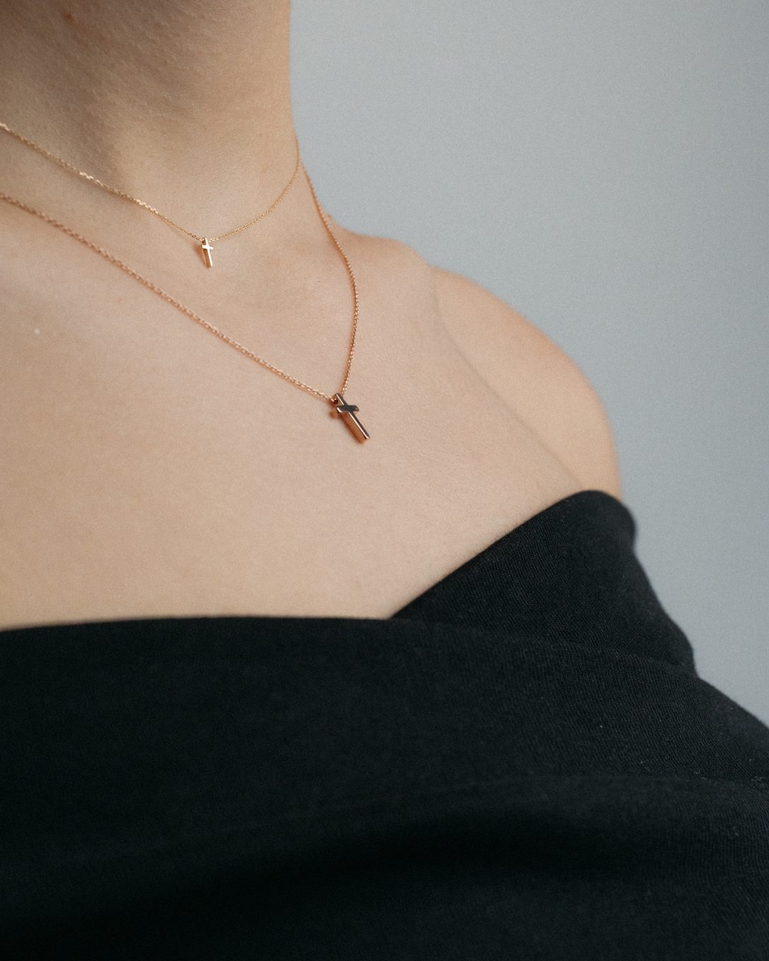 Lanț cu cruce din aur rose