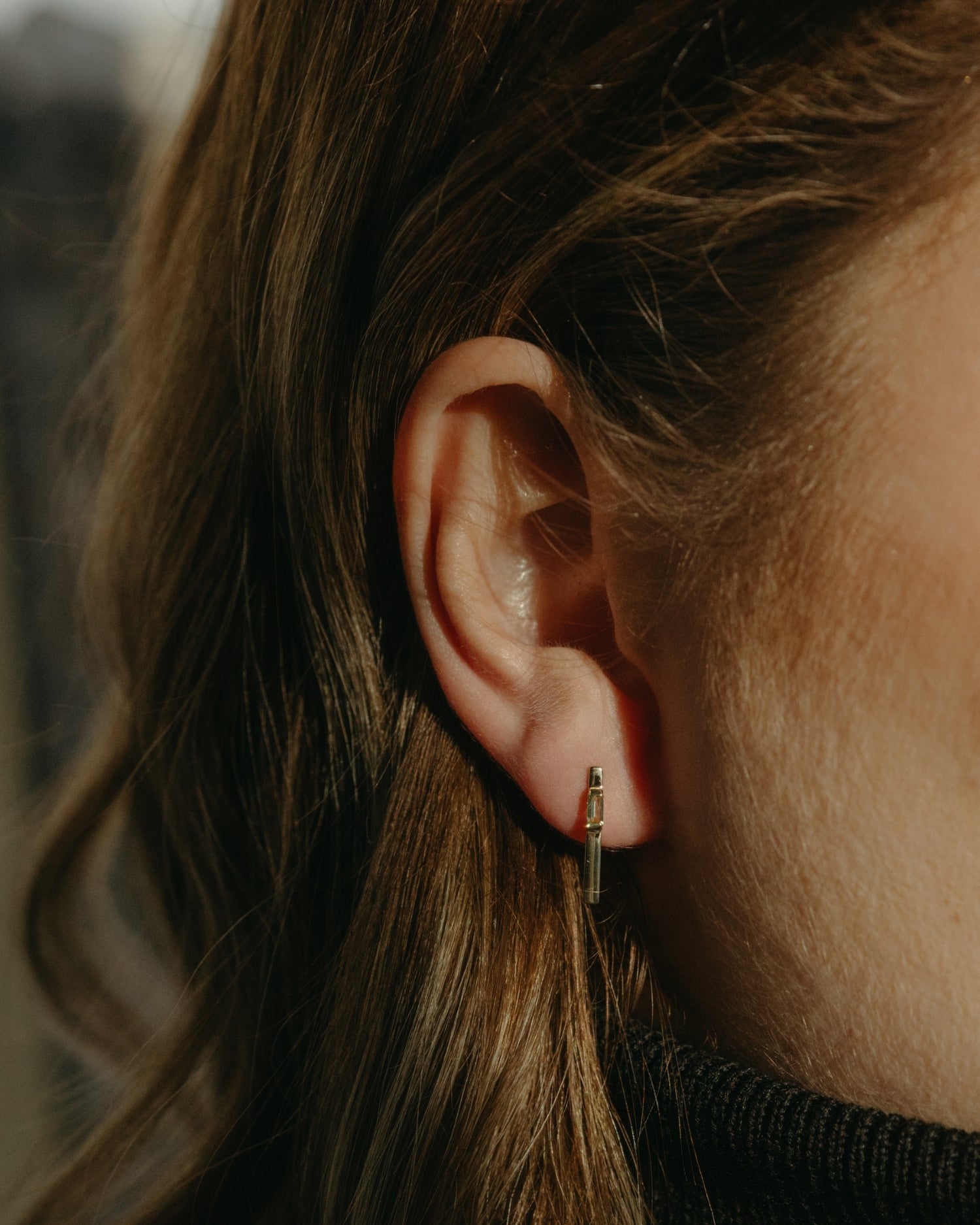 Cercei Baguette linear din aur galben cu peridot